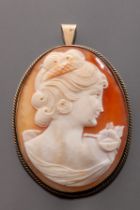 Shell cameo brooch in silver-gilt