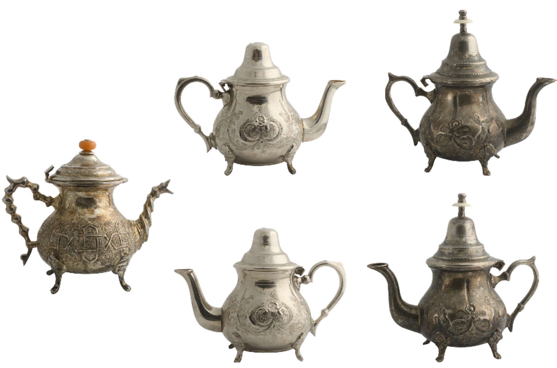 Beautiful lot consisting of three quality teapots in silvered metal