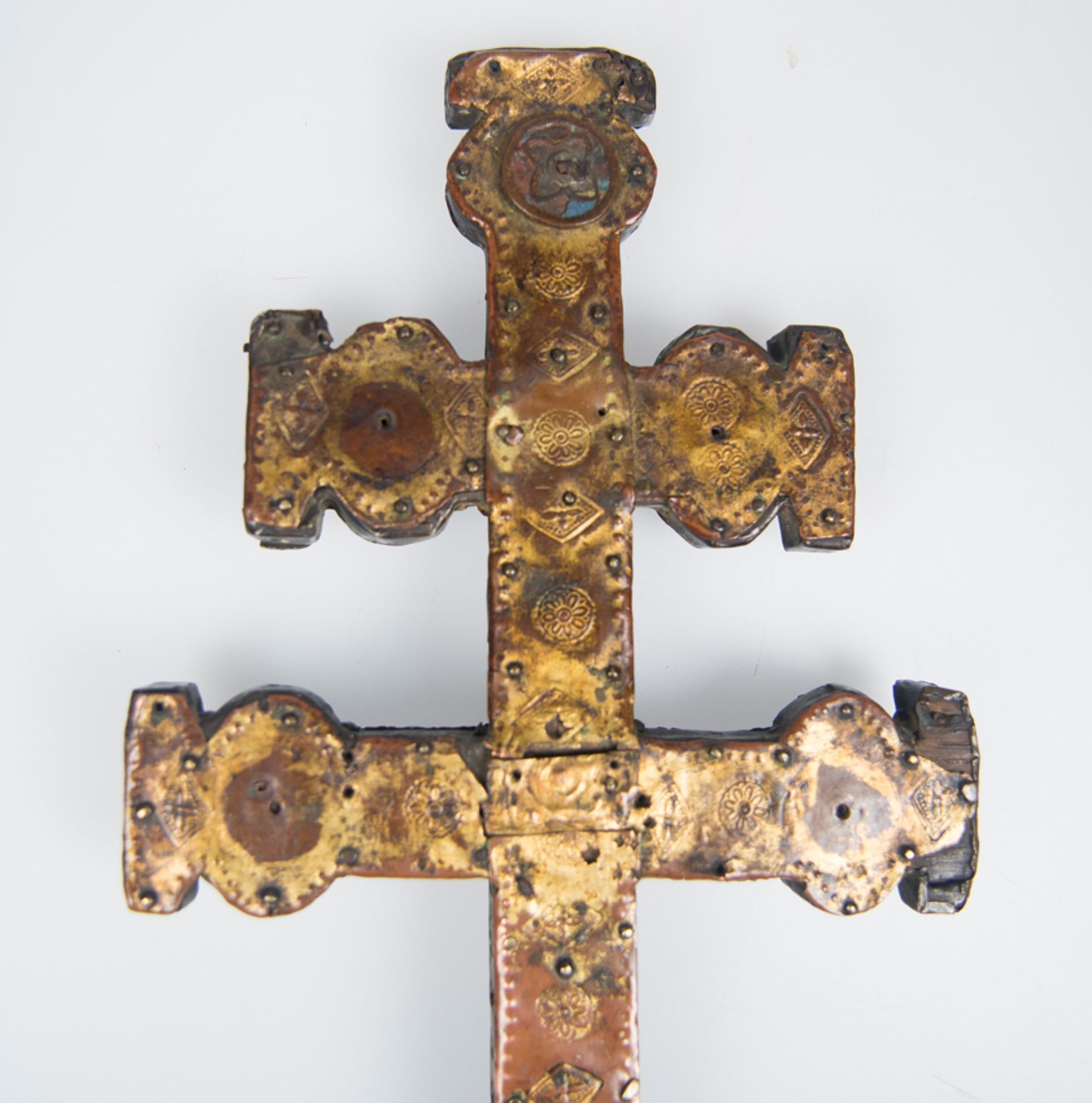 Processional or Altar Cross. Limoges, France. Romanesque. Second quarter of the 13th century. - Image 8 of 10