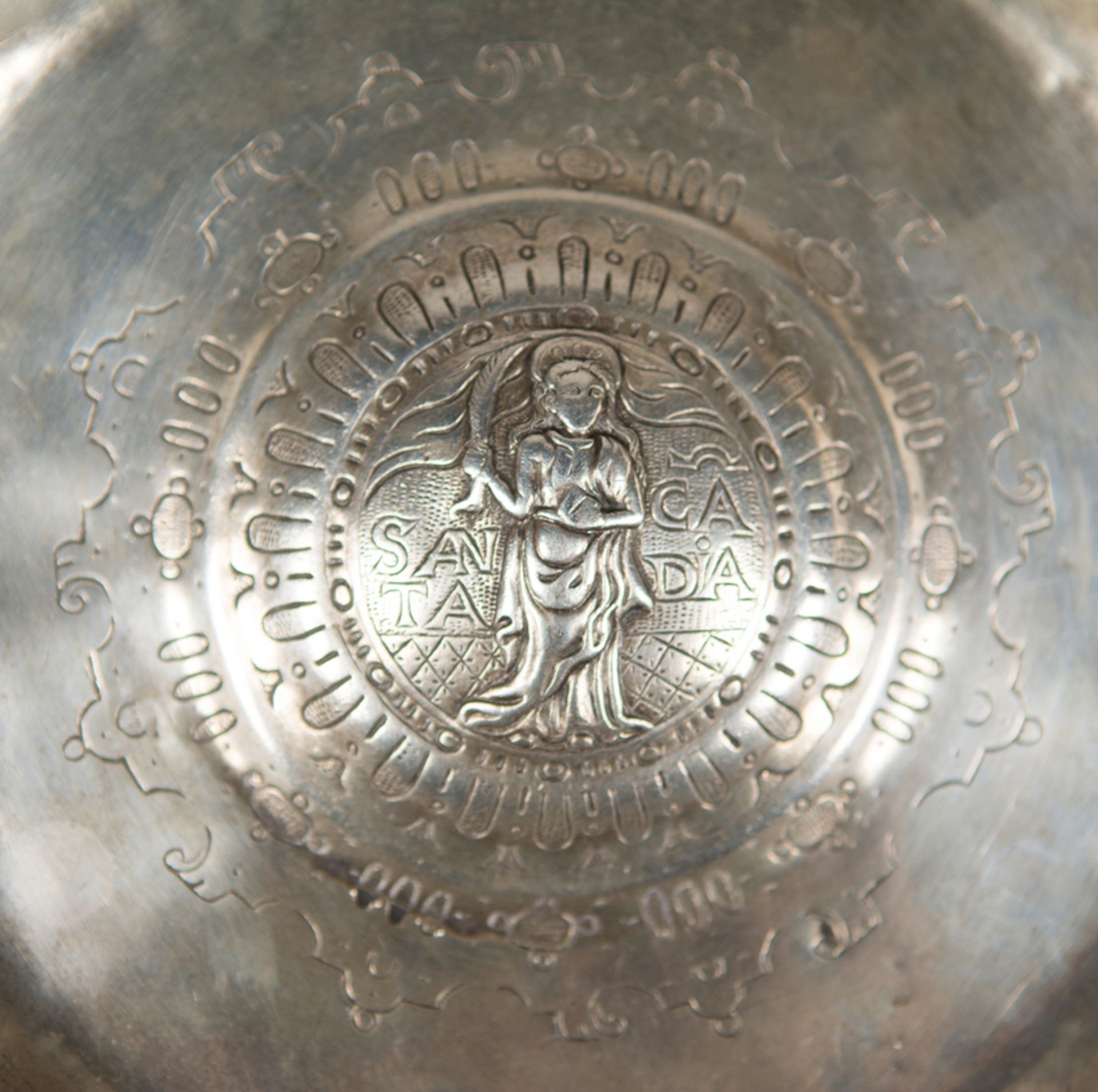 Silver Plate in its natural colour. Marked 'DER' Tortosa - Late 16th Century - Image 3 of 6