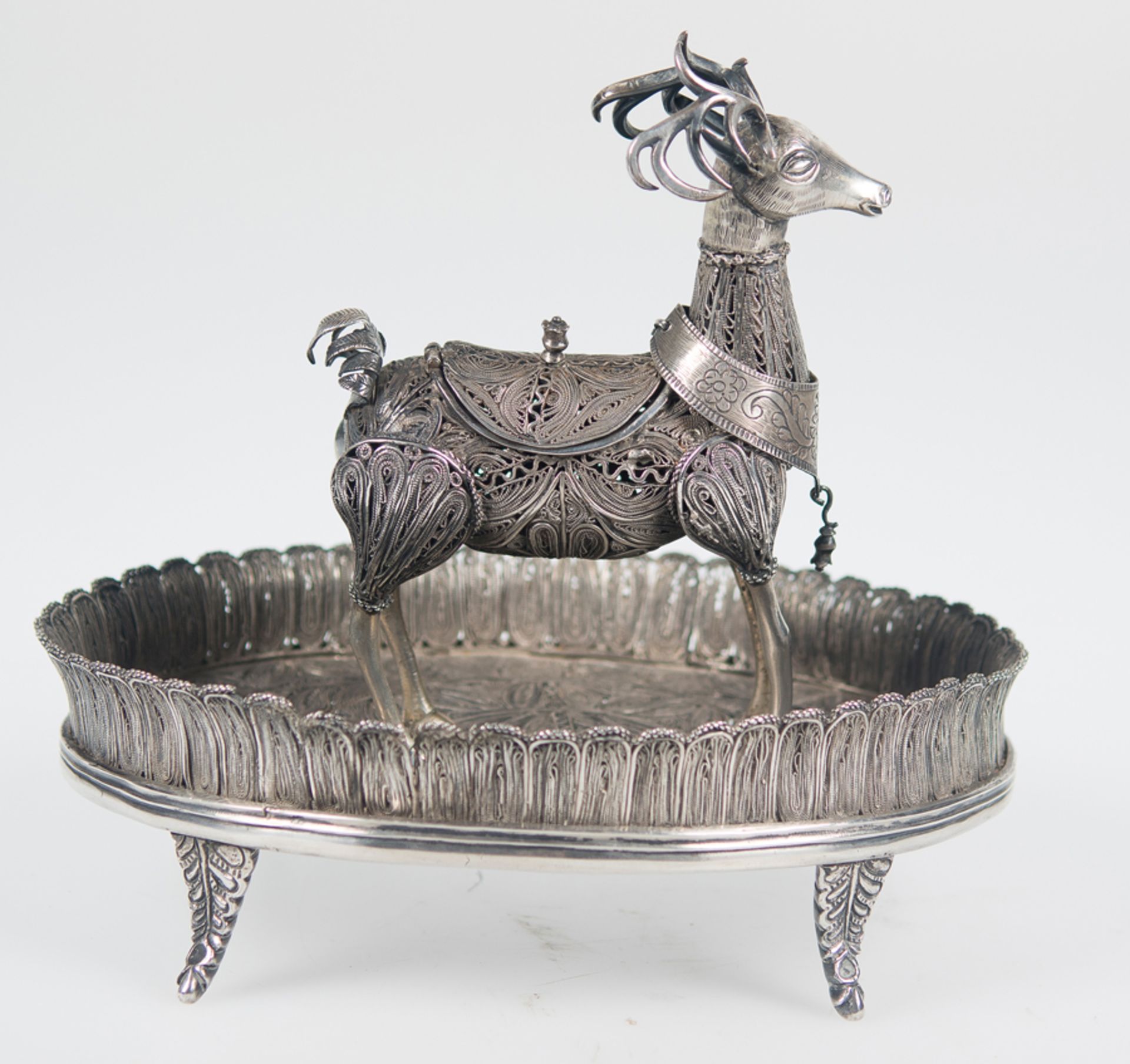 'Sahumador'. Deer-shaped, silver filigree incense burner. Viceregal School.Peru. Late 18th century - Image 3 of 9