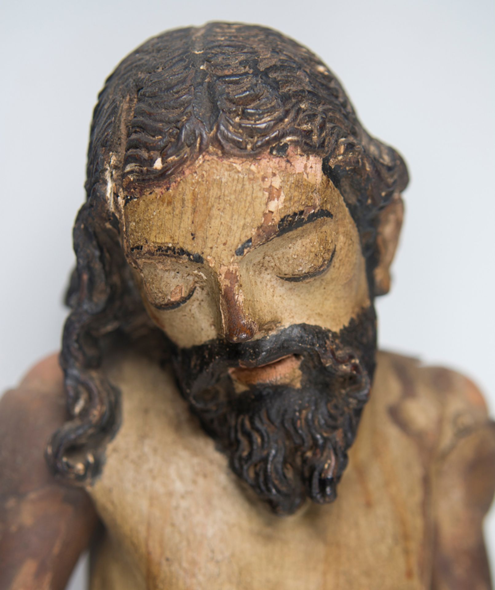 Articulated Christ in carved and polychrome wood. Novohispano Workshop.Mexico. 18h century. - Bild 2 aus 3