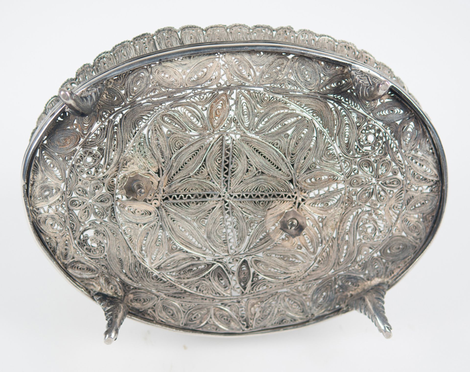 'Sahumador'. Deer-shaped, silver filigree incense burner. Viceregal School.Peru. Late 18th century - Image 9 of 9