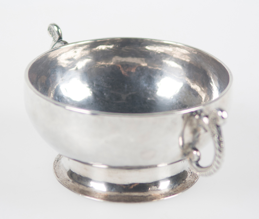 Marked silver wine tasting cup. Viceregal / Novohispanic work. Guatemala/Mexico. Late 18th century. - Image 3 of 6