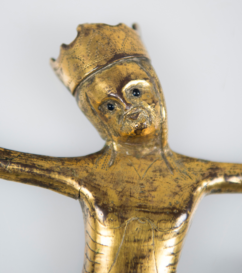 Chased and gilded copper figure, with champlevé enamel. Limoges. France. Romanesque. 13th century. - Image 4 of 6