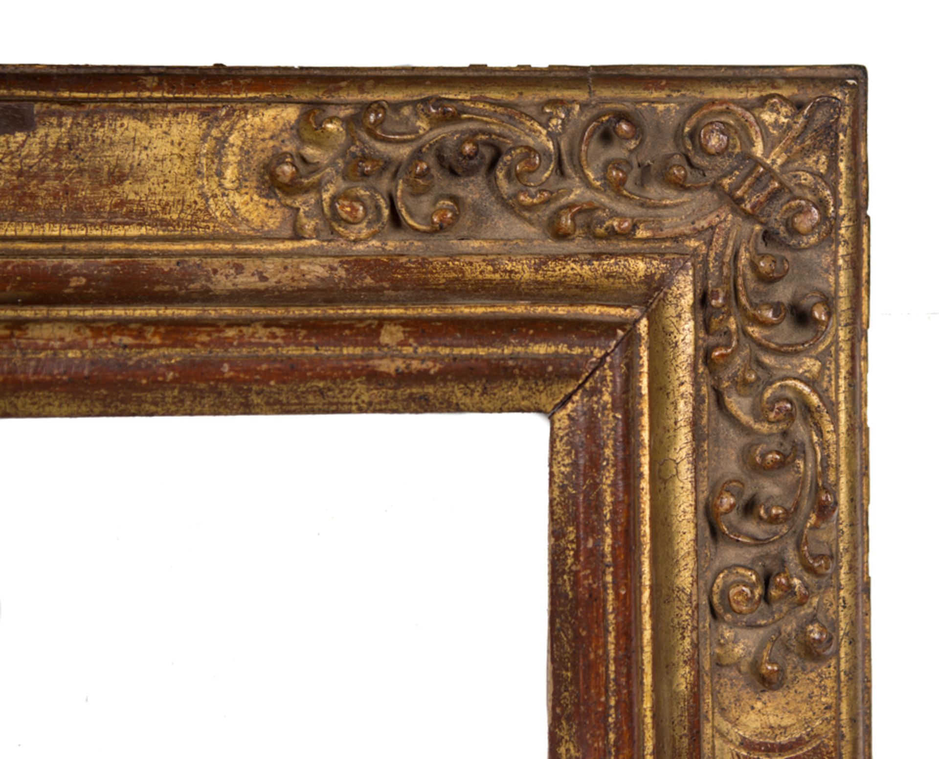 Carved and gilded wooden frame. Spanish work. 17th - 18th century. - Bild 2 aus 3