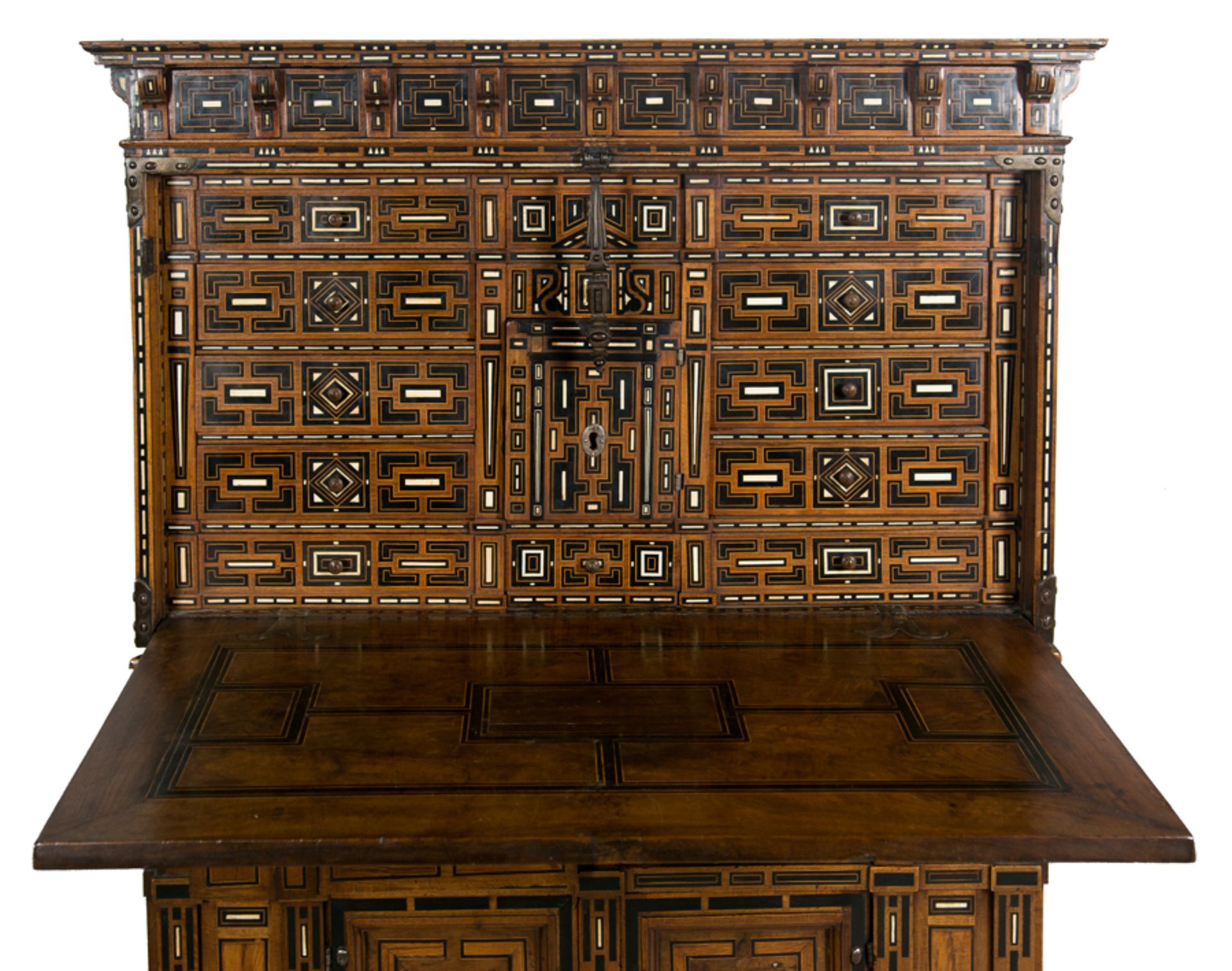 Important chest of drawers with inlaid walnut,ebony,bone and gilded hardware.Salamanca ... 16th cent - Bild 5 aus 8