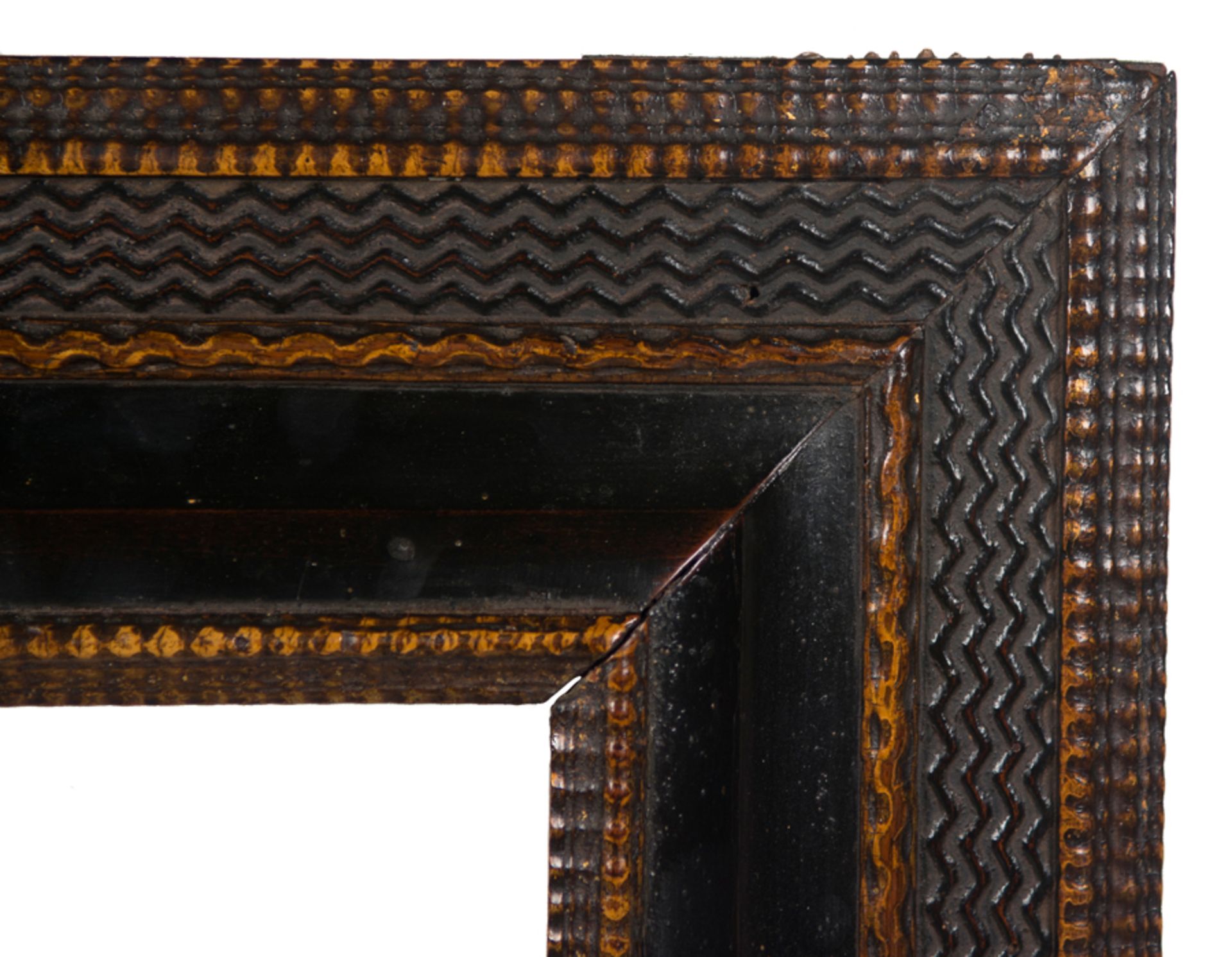 Carved wooden frame. Netherlandish work. 17th - 18th century. - Bild 2 aus 3