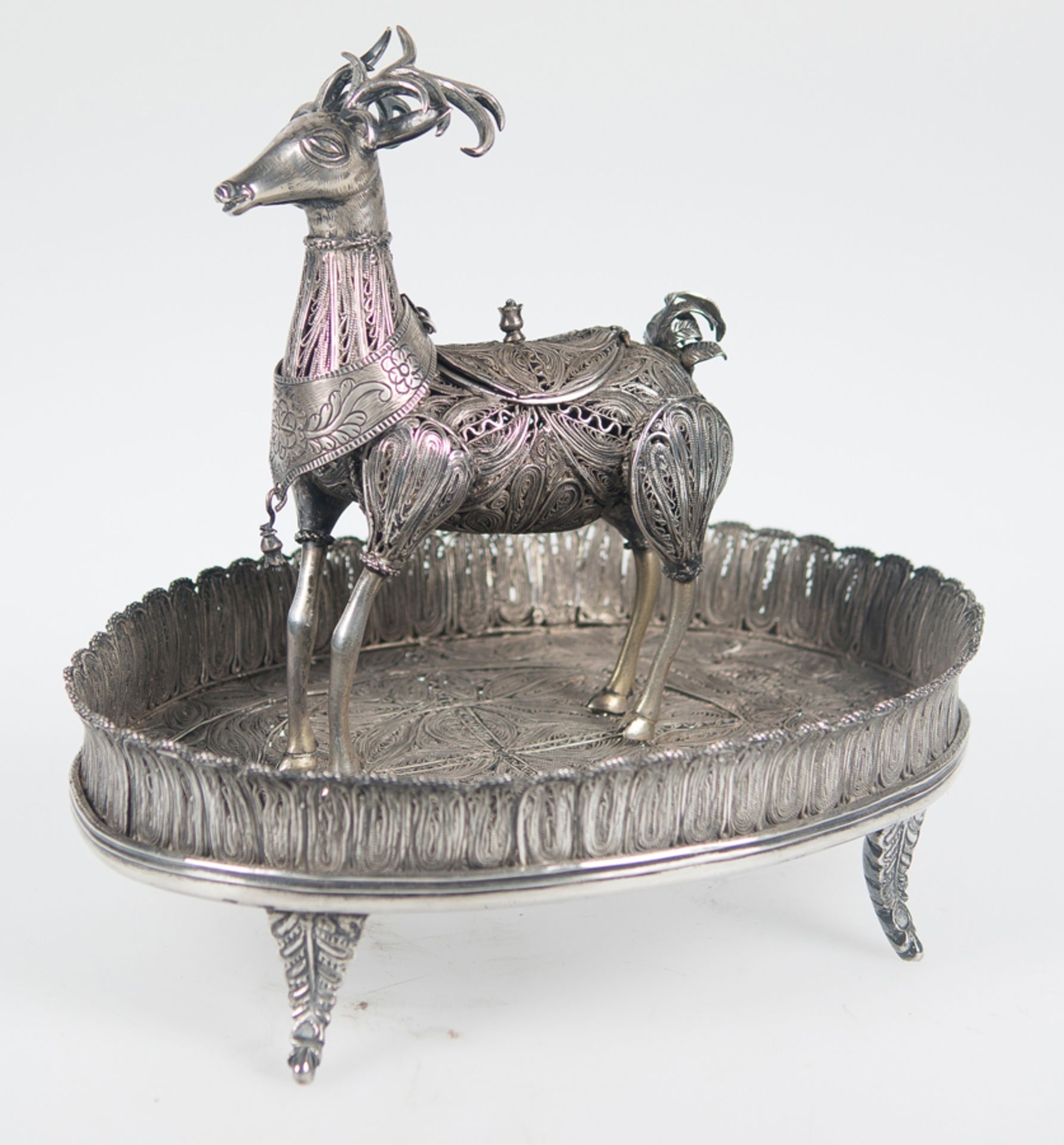 'Sahumador'. Deer-shaped, silver filigree incense burner. Viceregal School.Peru. Late 18th century - Image 2 of 9