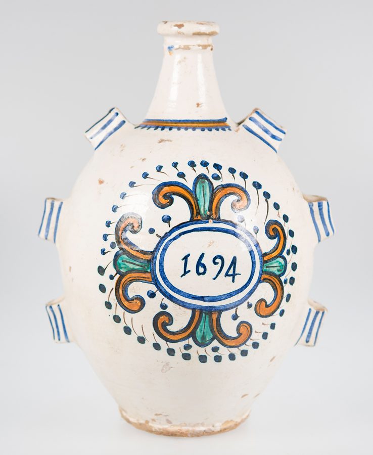 Large bottle in polychrome ceramic. Italian atelier. Dated 1694. - Image 3 of 4