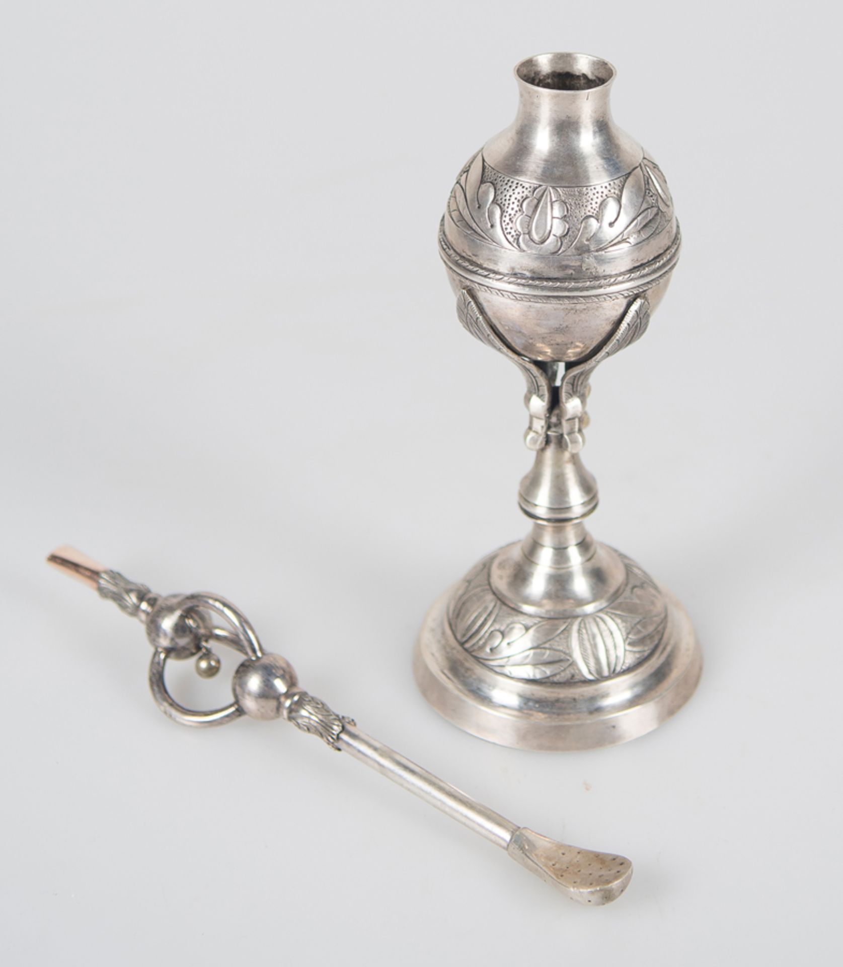Mate in silver and gilded silver with its original bulb. Viceregal work. Possibly Chile or Cuyo regi - Bild 2 aus 6