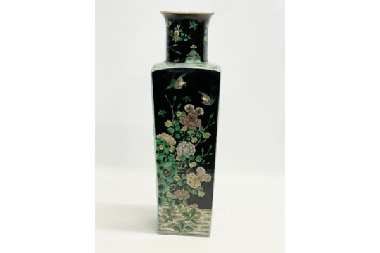 A large Square Chinese Kangxi Famille Noir vase. Prunus and flying Magpie motif. Kangxi 6 - Image 14 of 22