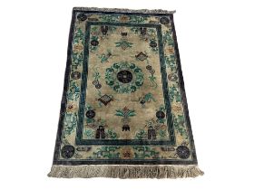 A large vintage Middle Eastern wall hanging rug. 124x202cm