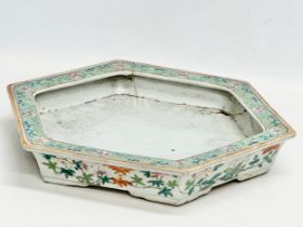 A 19th century Chinese Famille Rose jardiniere base. 37x32x5cm