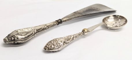 An early 20th century silver handled shoehorn and sieve spoon.