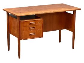 A quality Danish Mid Century teak desk designed by Kai Kristiansen. 1960’s. 121.5x59.5x74cm