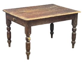 A Victorian pine farmhouse kitchen table with drawer. 123.5x93x75.5cm