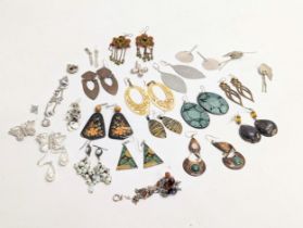 A quantity of earrings, etc