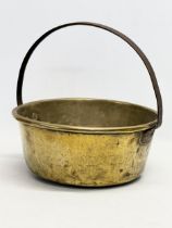 A Victorian brass jam pan/jelly pan. 32x29x32cm