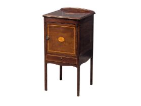 An Edwardian inlaid mahogany pot cupboard/bedside cabinet. 41.5x41.5x83.5cm