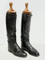 A pair of Victorian leather riding boots. 29x58cm