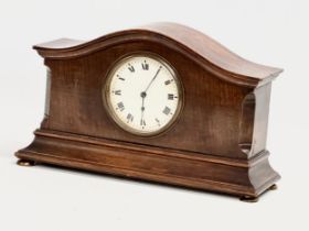 An early 20th century French mantle clock. 30x10x17cm