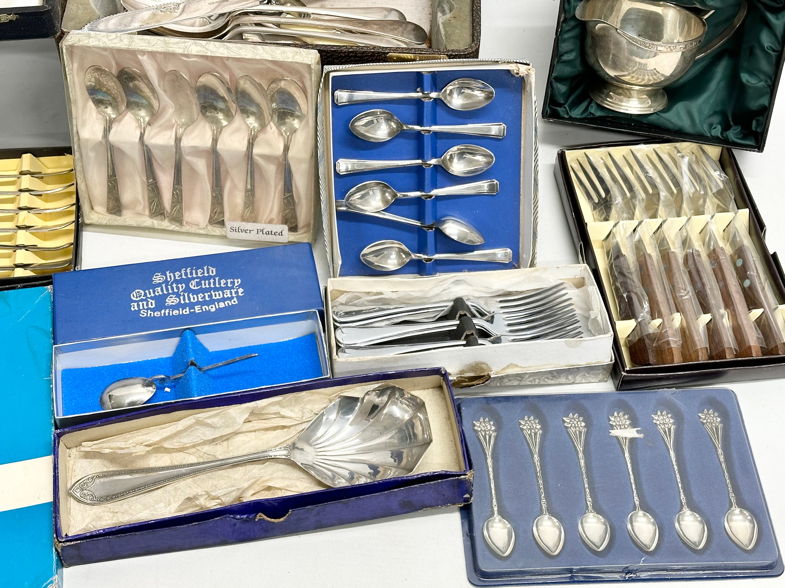 A quantity of vintage cutlery. Silver plate, EPNS, Stainless. - Image 3 of 7