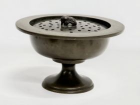 An early 20th century Far Eastern bronze incense burner. 23x14cm