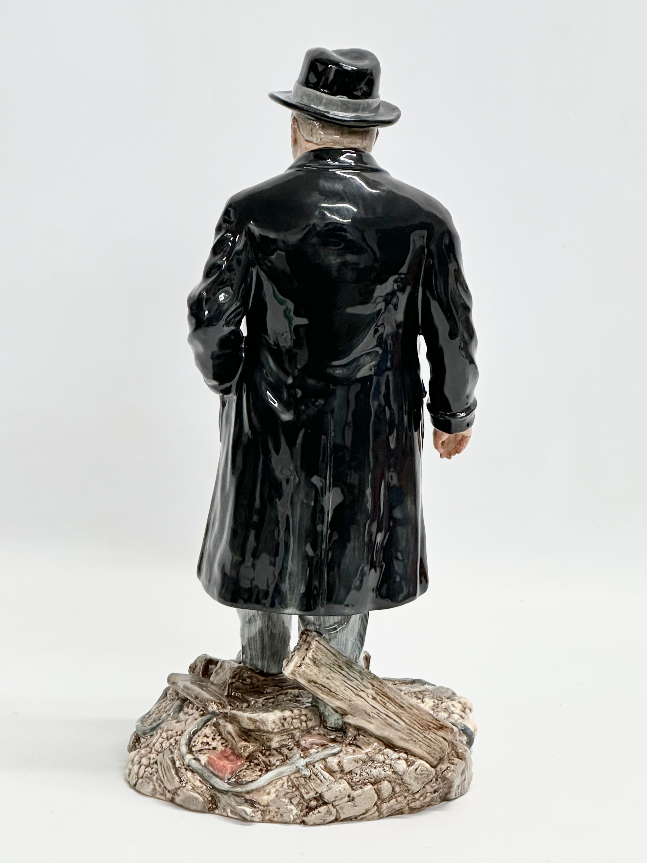 A large Limited Edition Royal Doulton ‘Winston. S. Churchill’ figurine. HN3433. 1587/5000. 31.5cm - Image 4 of 5