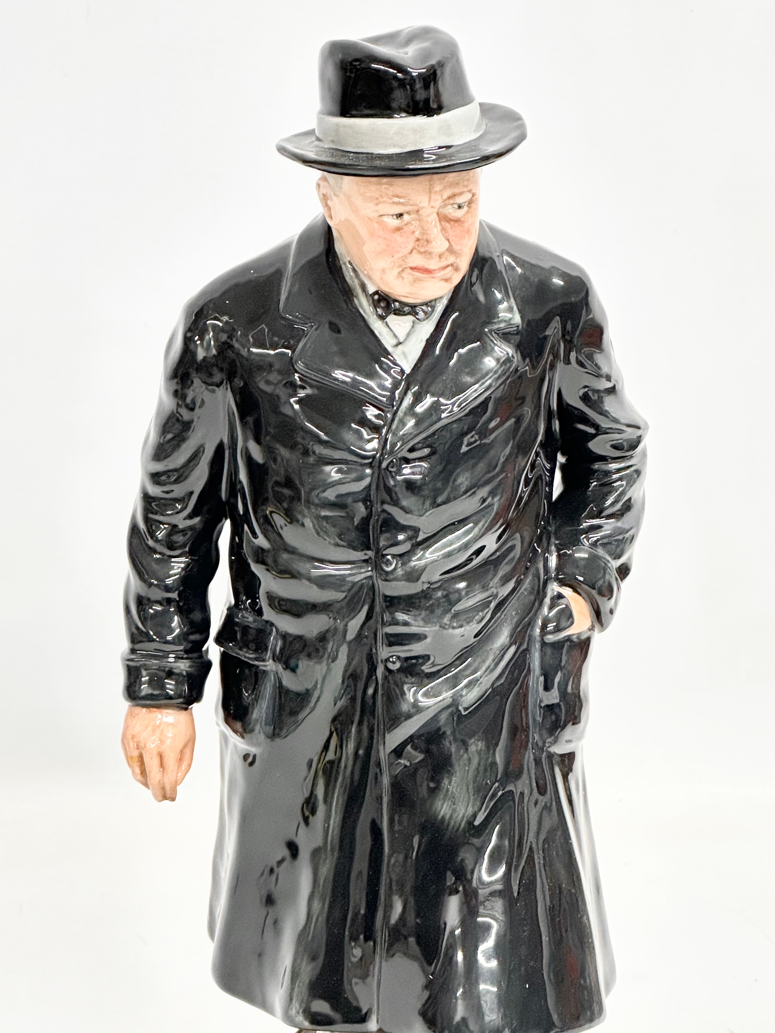 A large Limited Edition Royal Doulton ‘Winston. S. Churchill’ figurine. HN3433. 1587/5000. 31.5cm - Image 3 of 5