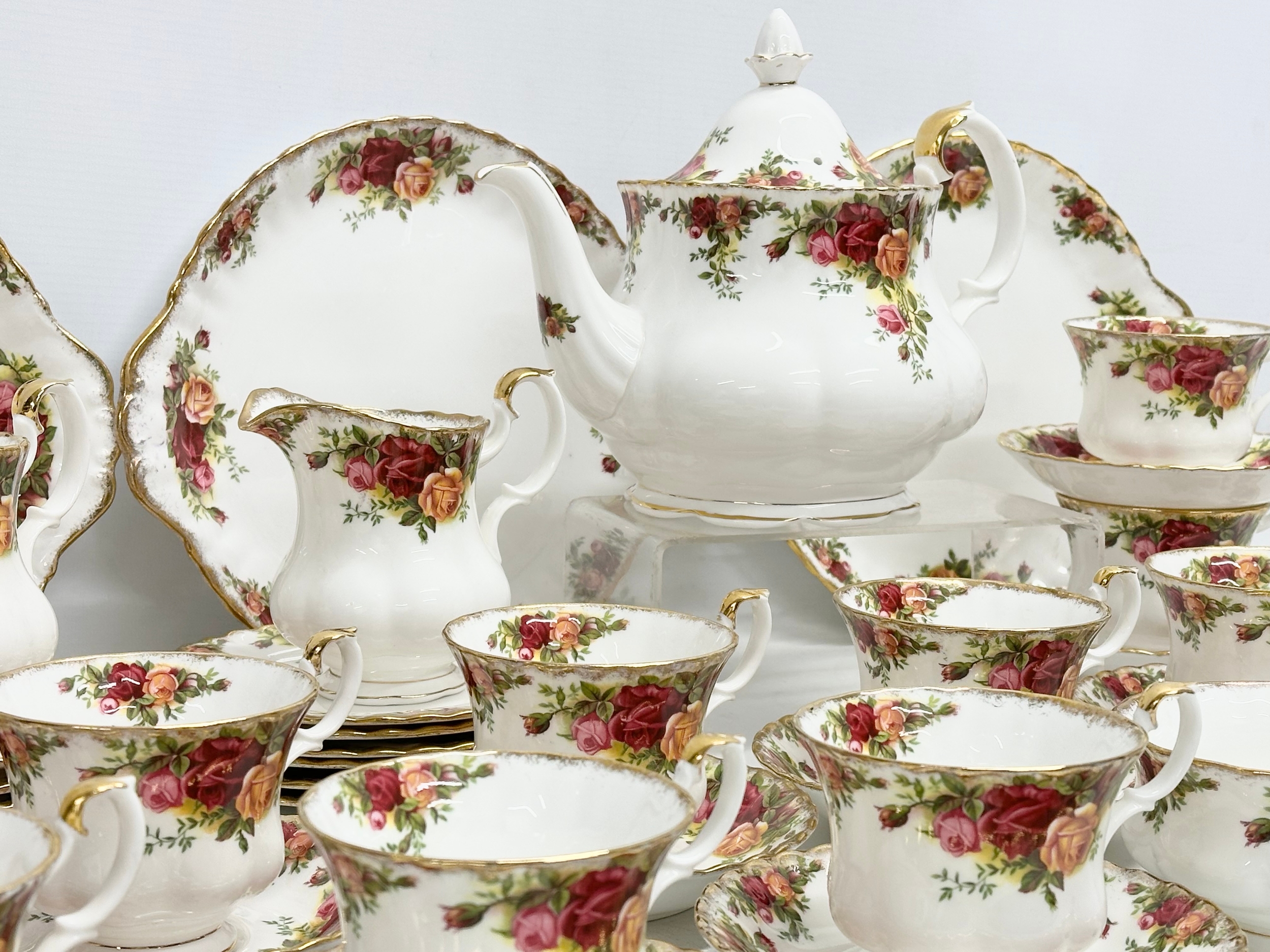 A 47 piece Royal Albert ‘Old Country Roses’ tea service. 2 pairs of salt and pepper shakers. A - Image 7 of 8