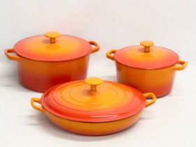 3 cast iron Mid Century style casserole pots and pans with covers. No names. 38x31cm. 32x26x20cm.