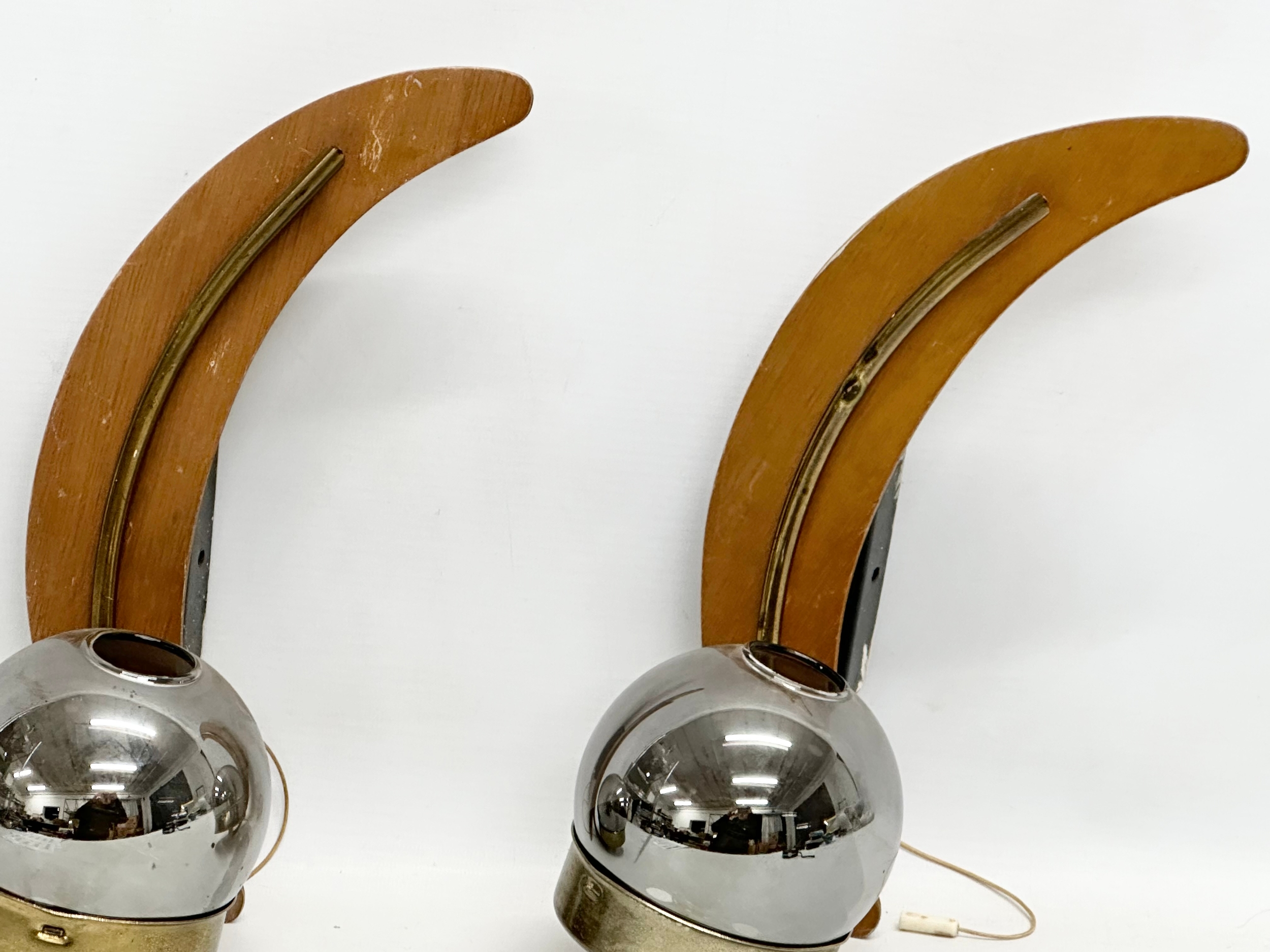 A pair of 1960’s Mid Century teak and brass wall lights with glass shades. 31cm - Image 3 of 5
