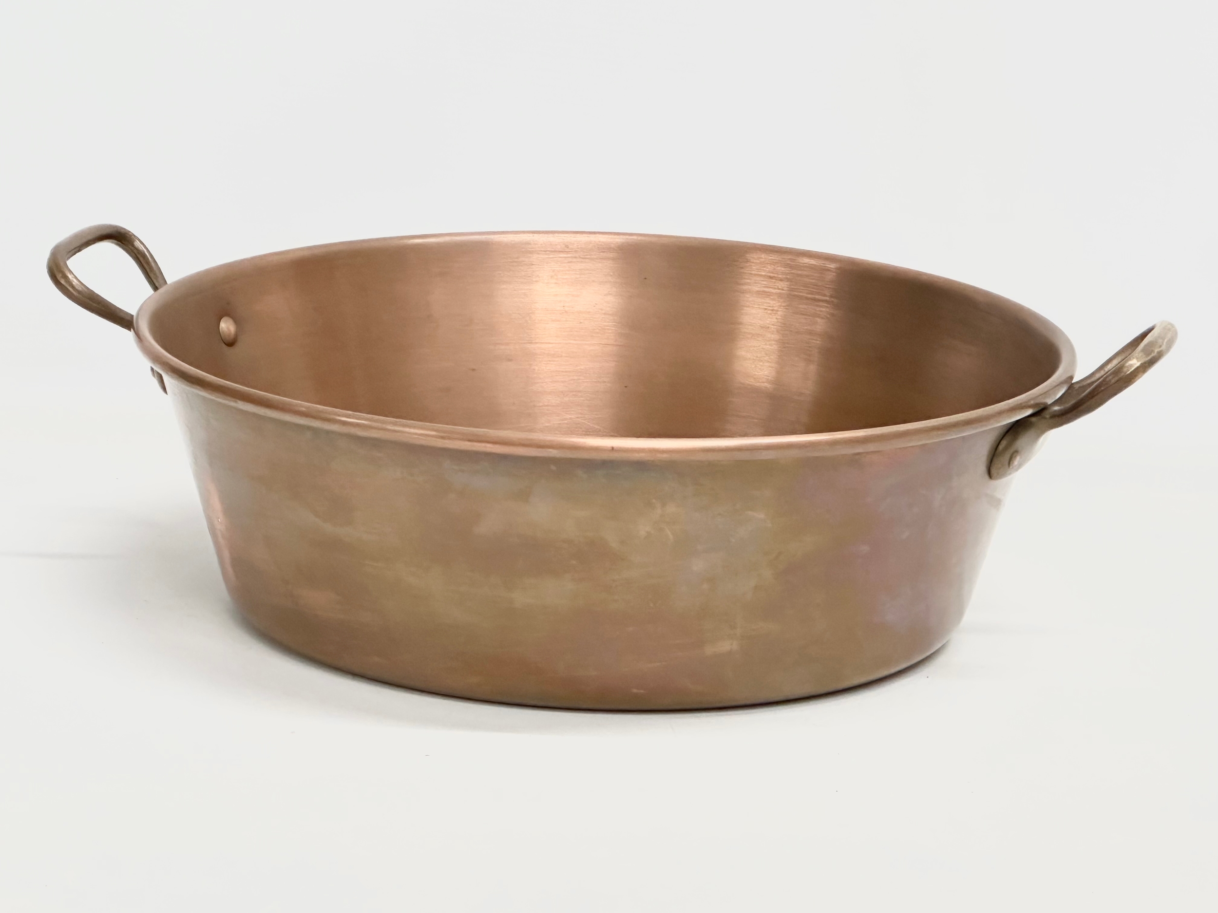 An early 20th century copper jelly pan/jam pan. 45x37x13cm