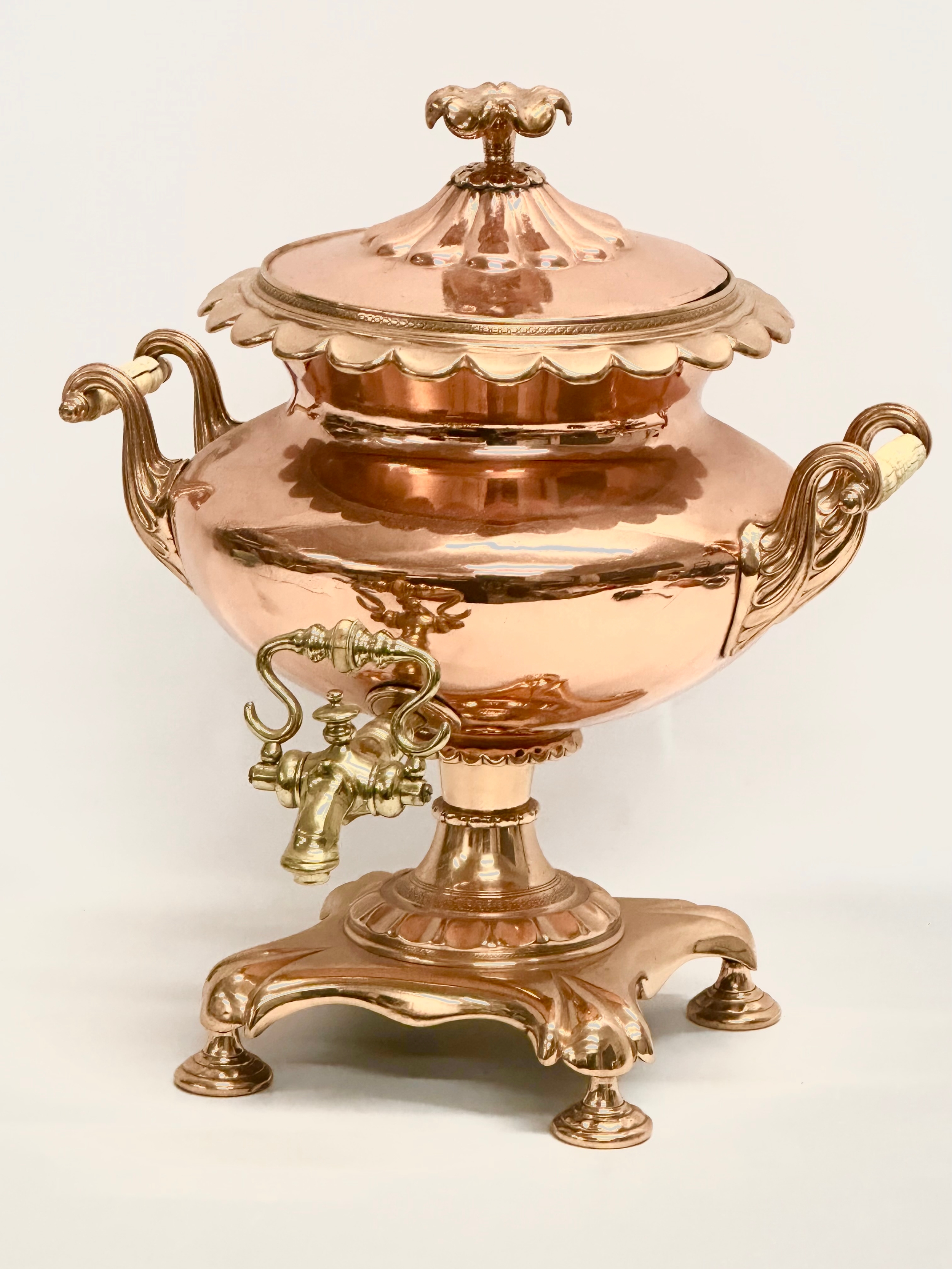A Victorian copper samovar tea urn. 38x39x42cm