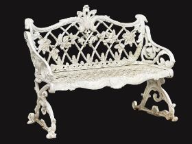 A fine proportioned vintage Victorian style cast alloy garden bench. 98x51x81cm