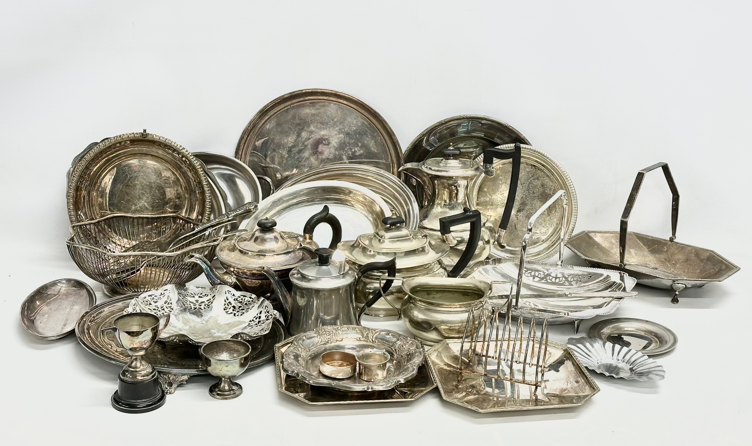 A quantity of 19th and early 20th century silver plate/EPNS.