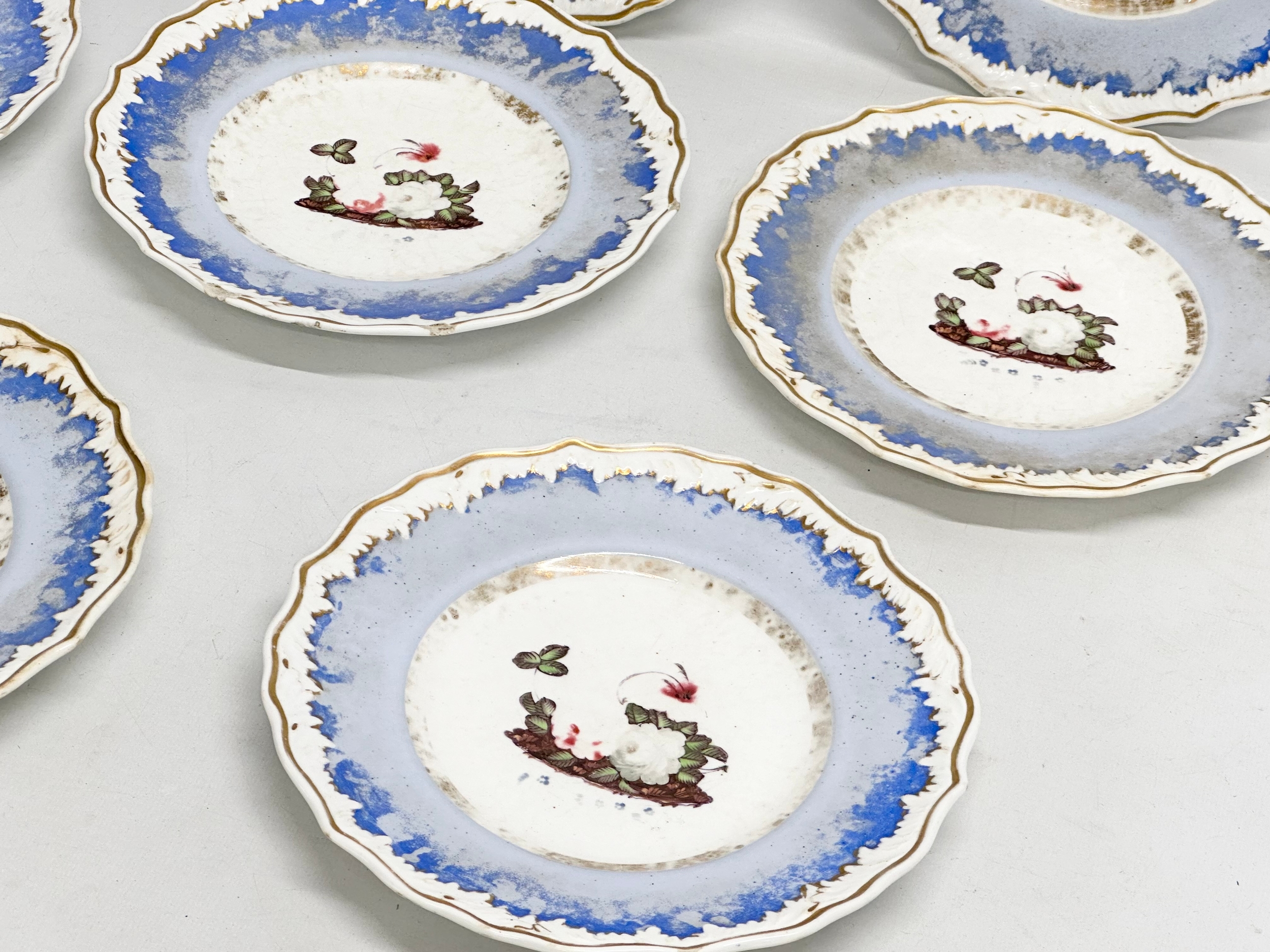 An early 19th century Samuel Alcock ‘Periwinkle’ part dinner service. Circa 1822-1830. - Image 12 of 15