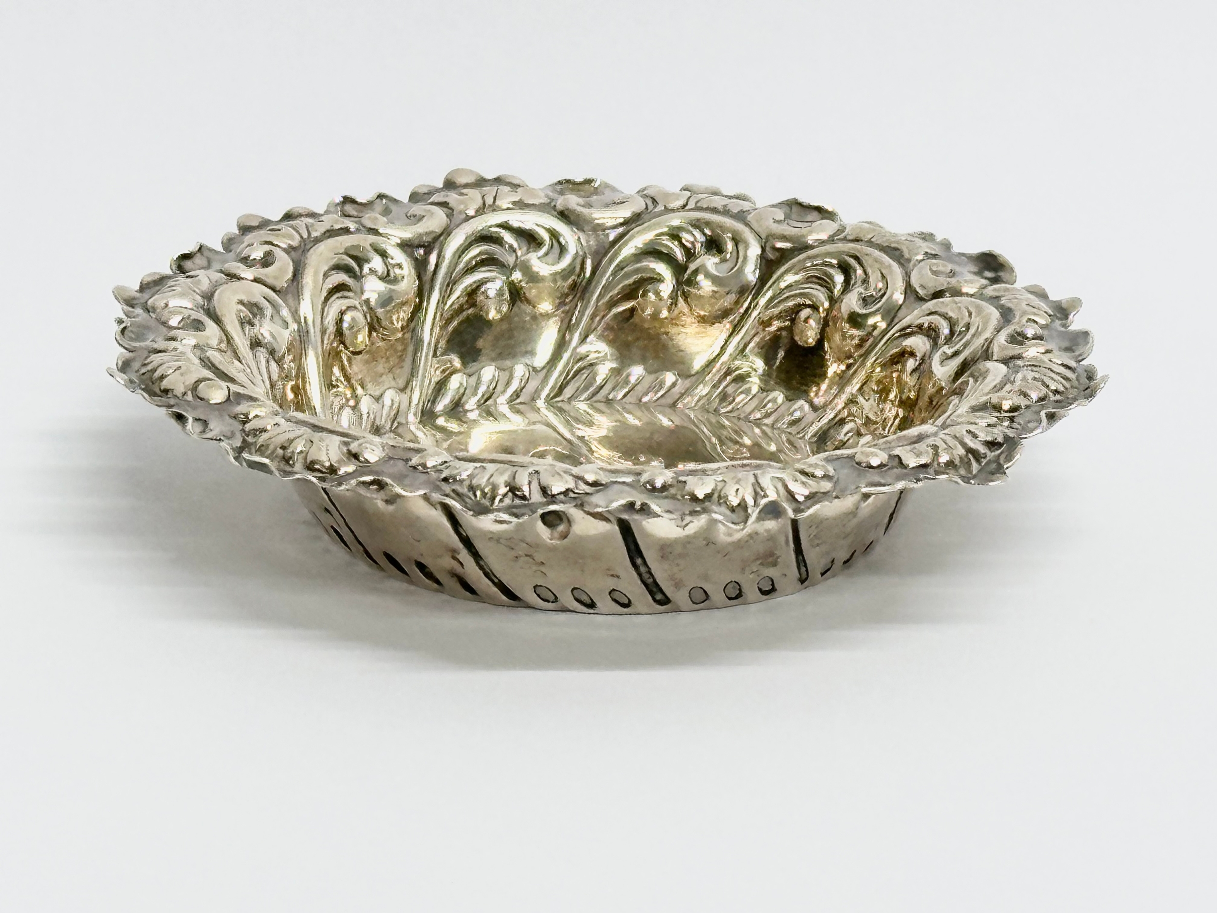 A late 19th century ornate silver Bon Bon dish. 30.68 grams. 9cm - Image 2 of 2