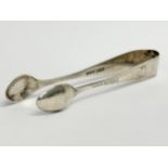 An early 20th century W.S. Savage & Co silver sugar tongs. Sheffield, 1922. 27.25 grams.