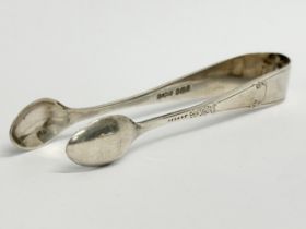 An early 20th century W.S. Savage & Co silver sugar tongs. Sheffield, 1922. 27.25 grams.