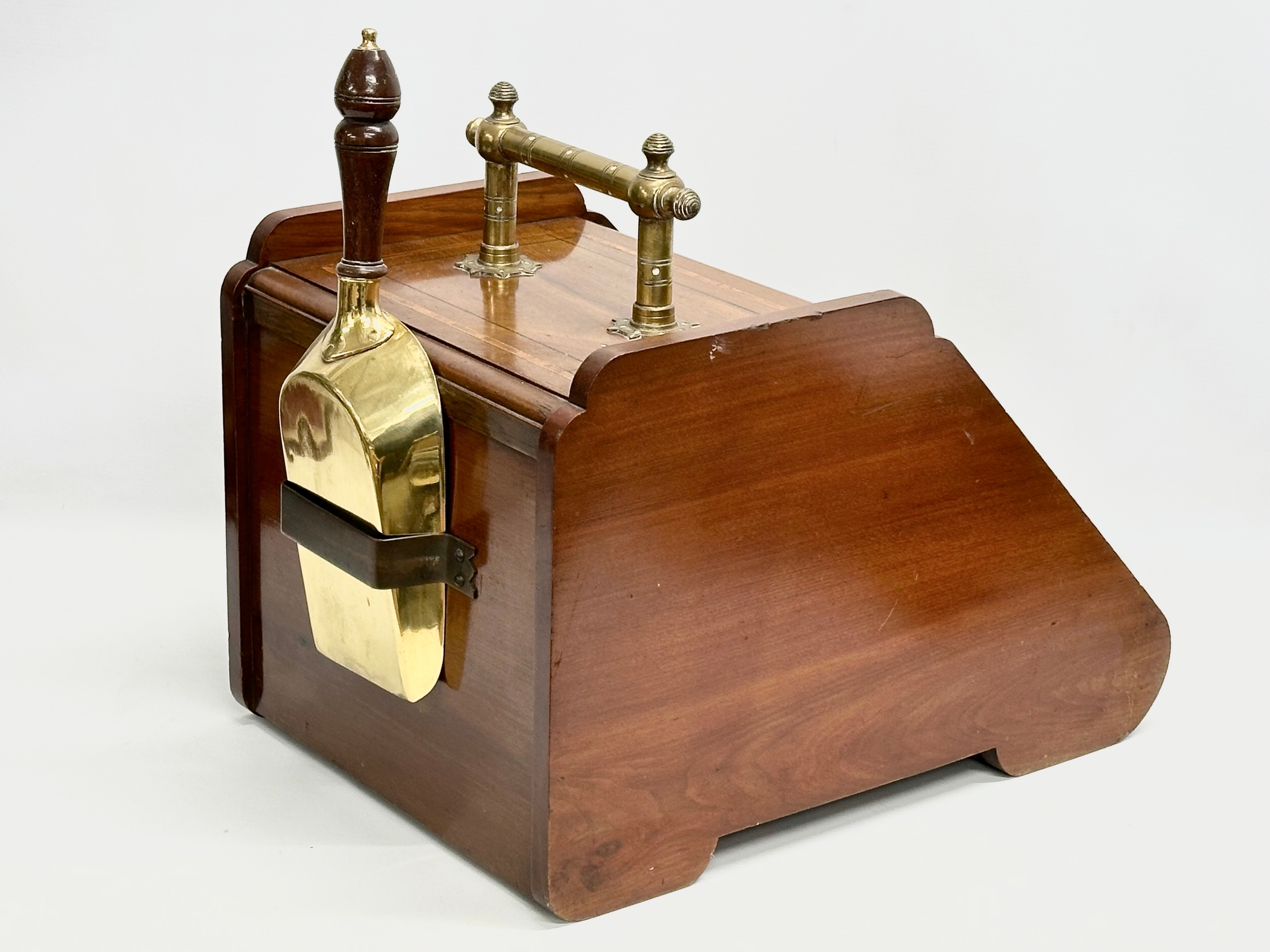 A late Victorian inlaid mahogany coal scuttle in the Aesthetic Movement. 33.5x49x40cm - Image 6 of 6