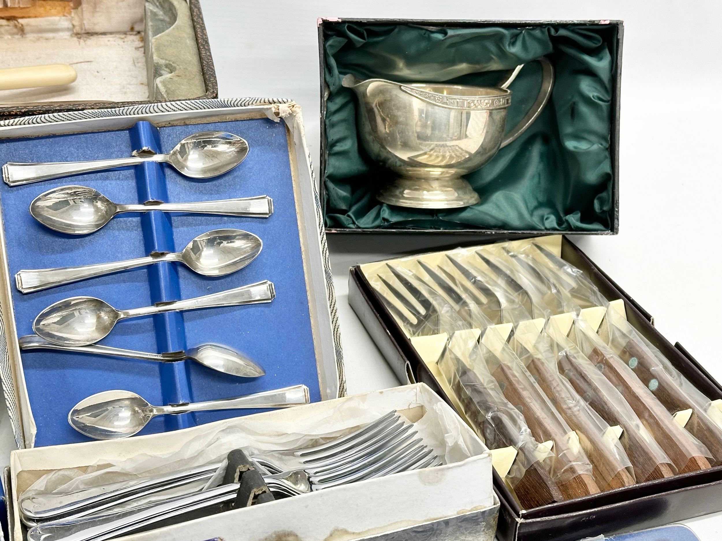 A quantity of vintage cutlery. Silver plate, EPNS, Stainless. - Image 4 of 7