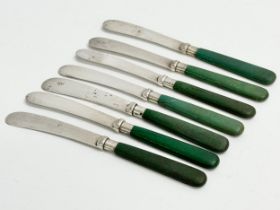 A set of of 7 early 20th century silver butter knives by Yates Brothers. Sheffield, 1924.