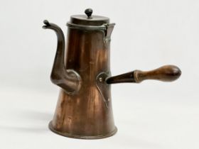 An early/mid 19th century copper coffee pot. 21x33x29cm