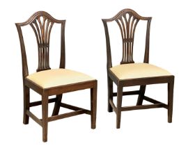 A pair of good quality Irish early 19th century Hepplewhite style mahogany side chairs. By M.