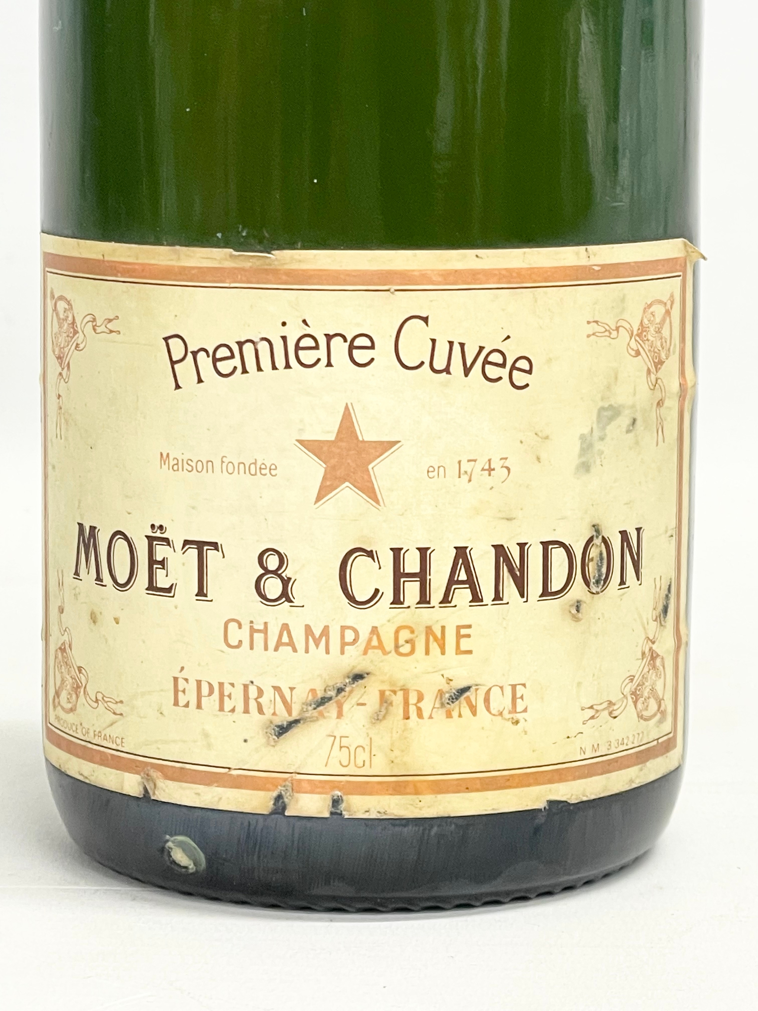 A bottle of vintage Moët & Chandon Premiere Cuvee champagne. 75cl. - Image 2 of 3
