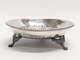A vintage silver 3 footed dish. 90.3g. 10.5x3cm