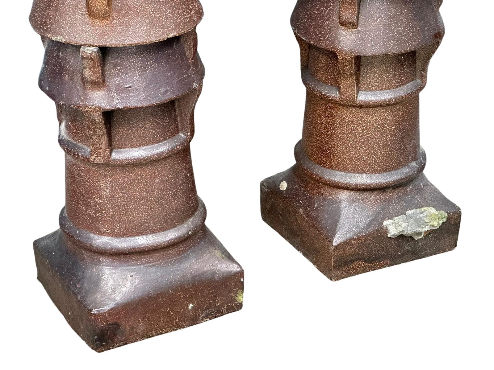 A pair of very large Victorian King chimney pots. 38x106cm - Image 3 of 4