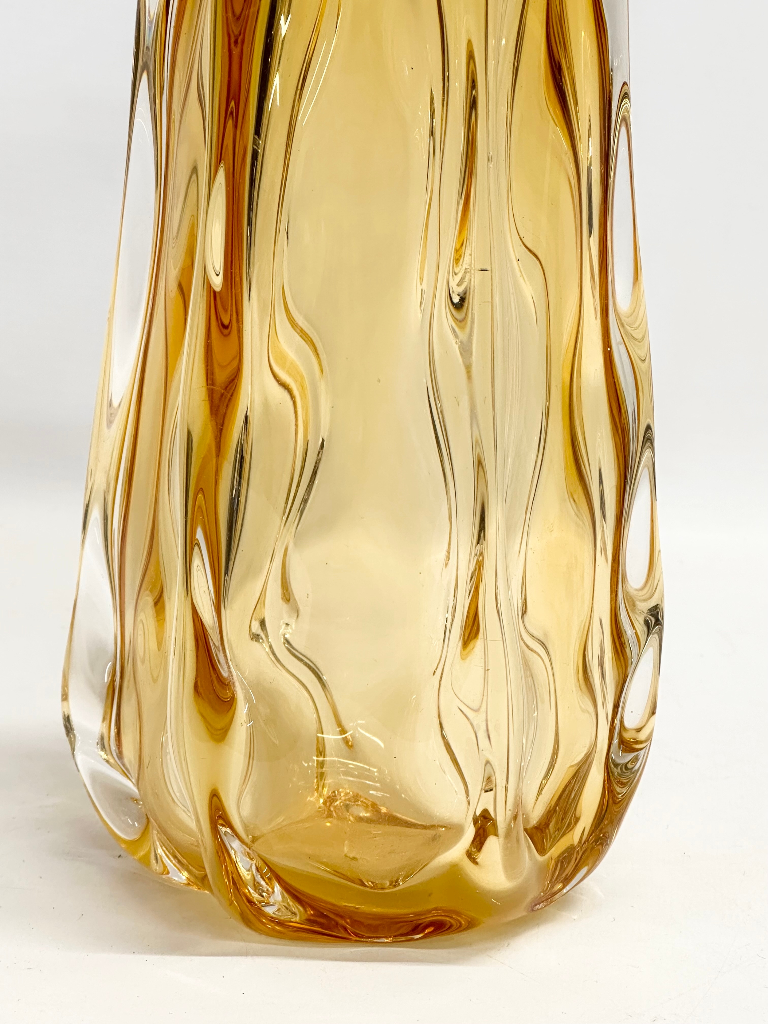 A vintage Amber Glass vase. 12x28cm - Image 3 of 4